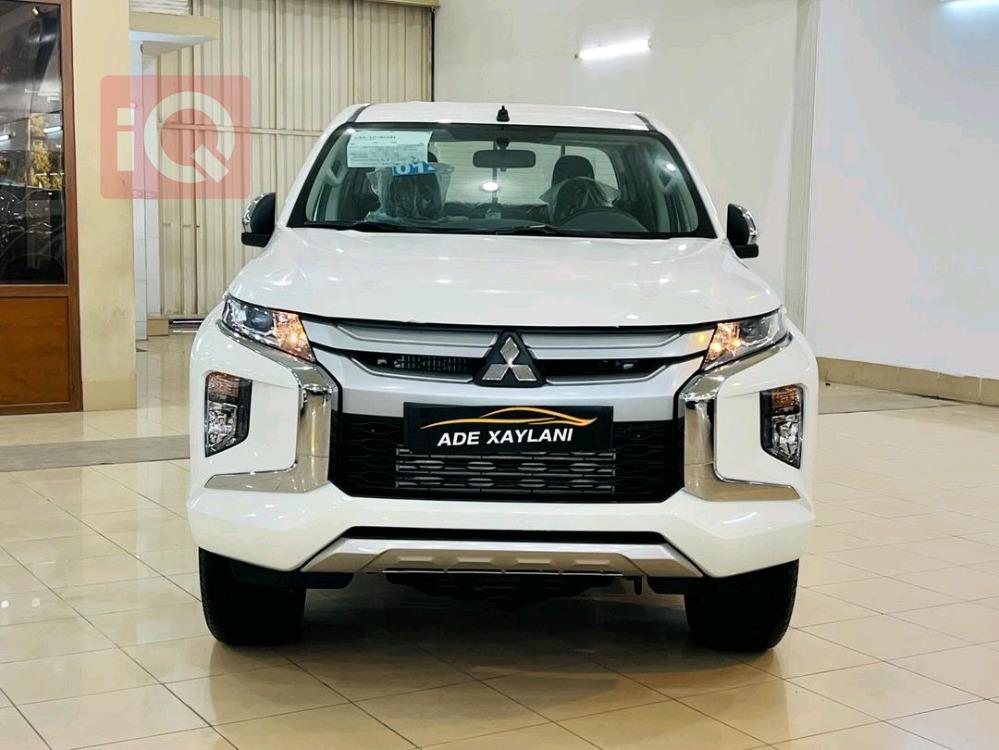 میتسوبیشی L200